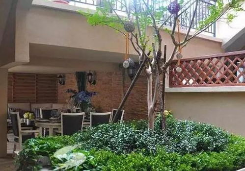 為什么現(xiàn)在別墅裝修都喜歡往下挖半層做成庭院？親身體驗(yàn)后才知道，好處多得超乎想象